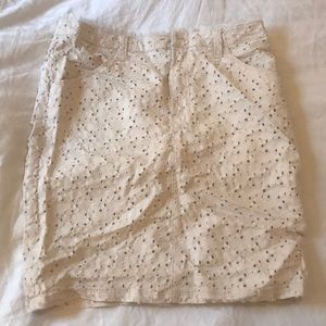 Gianfranco Ferre size 44 cream skirt made in Italy